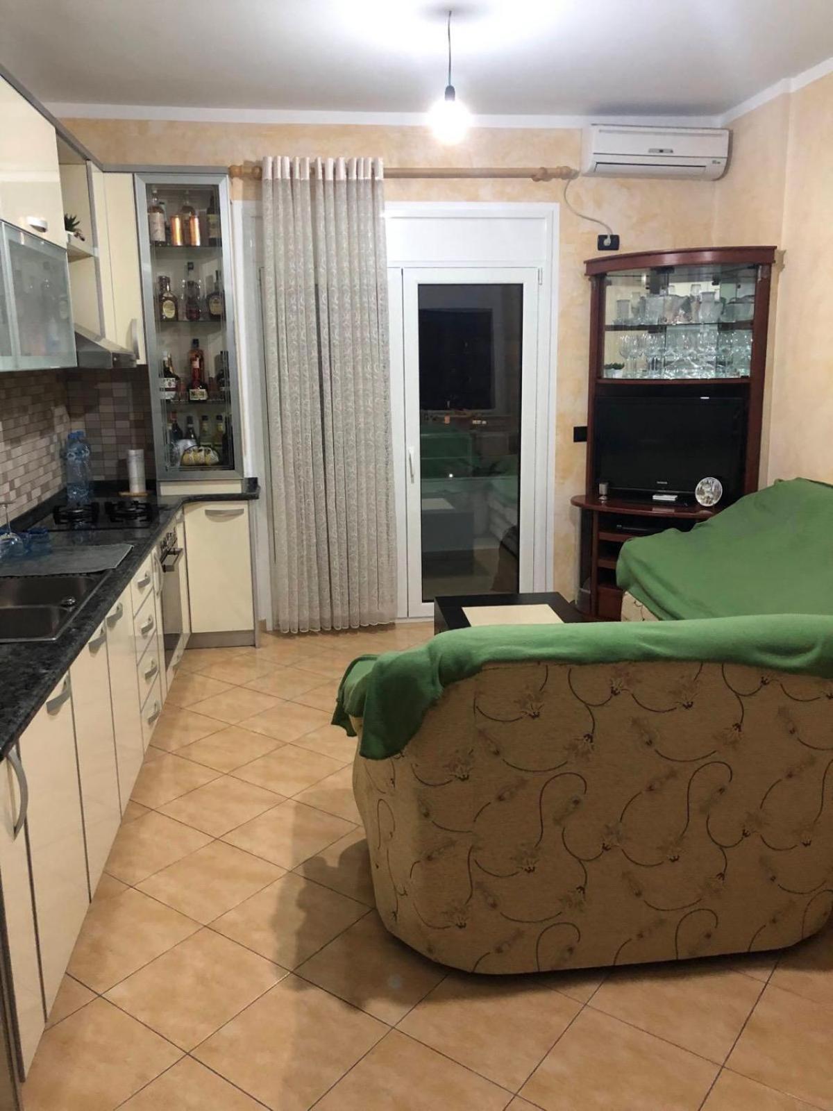 Aron Apartamento Vlorë